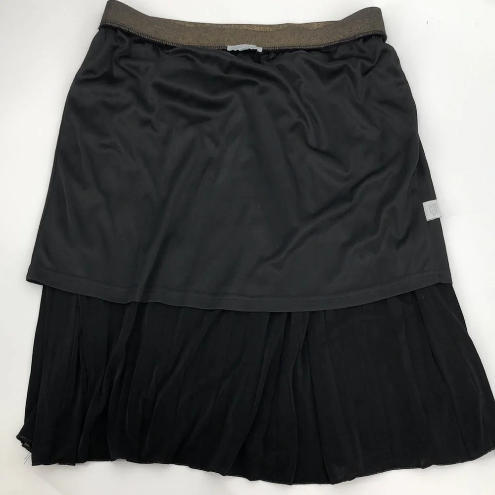 Charlotte Russe Pleated Gold Fleck and Black Skiirt Size L Shiny Shimmery